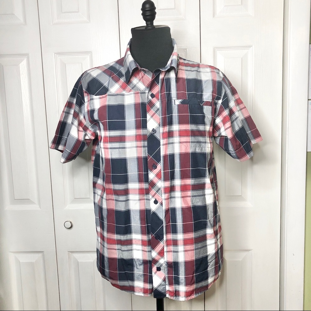 Under Armour All season gear short sleeve shirt